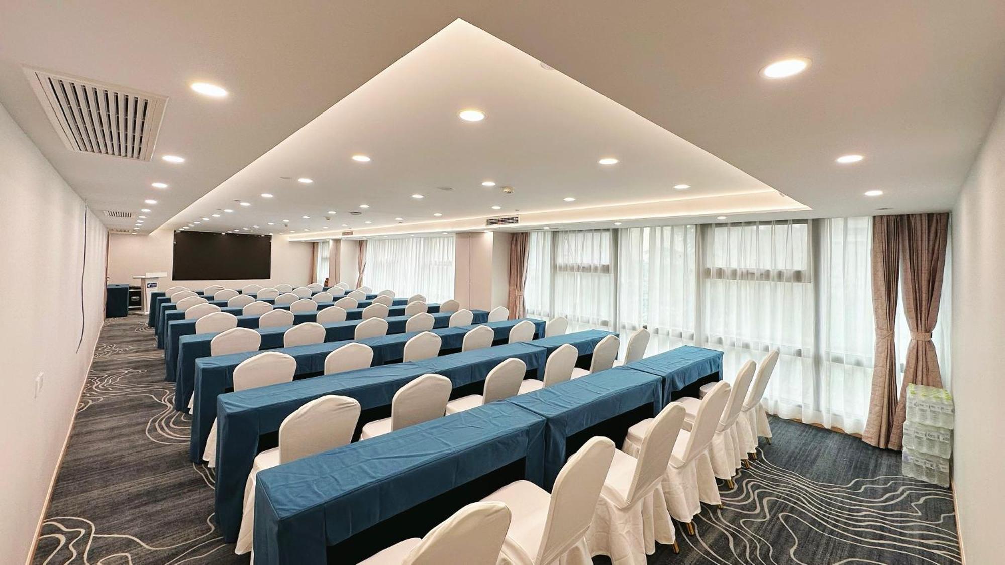 Holiday Inn Express Qingdao City Center By Ihg Ngoại thất bức ảnh