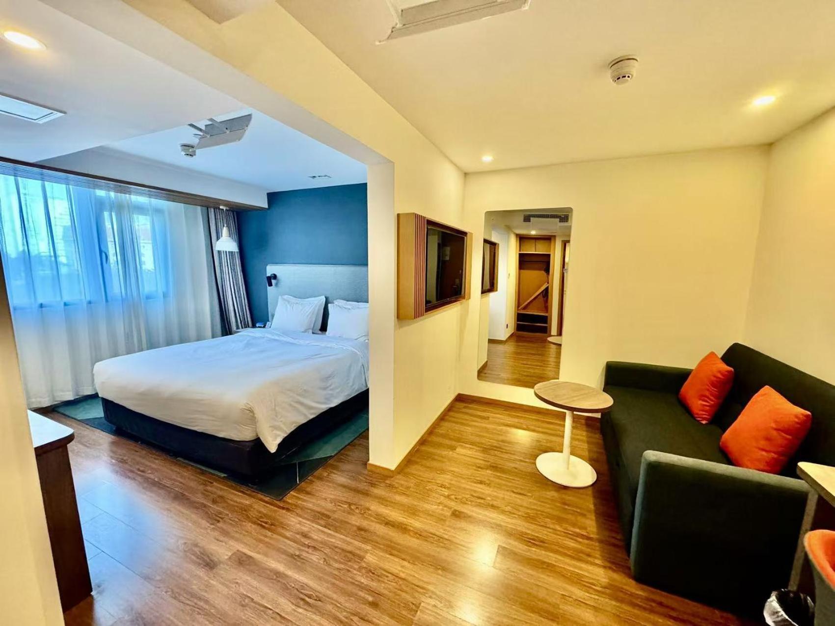 Holiday Inn Express Qingdao City Center By Ihg Ngoại thất bức ảnh
